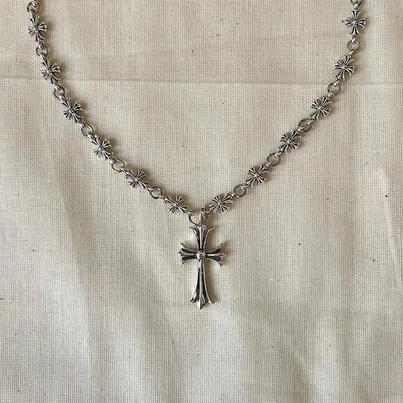 y2k style grunge silver cross pendant necklace - Picture 7 of 8